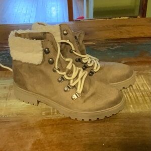 🌸🌸Not Rated Brown Lace Up Boots with White Trim